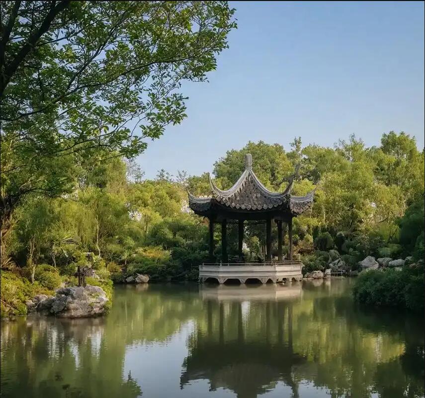 上海黄浦凌乱餐饮有限公司